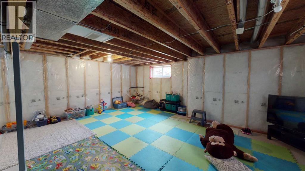 Single Family House for Sale in  Royal Elm Way NW Royal Oak Calgary 