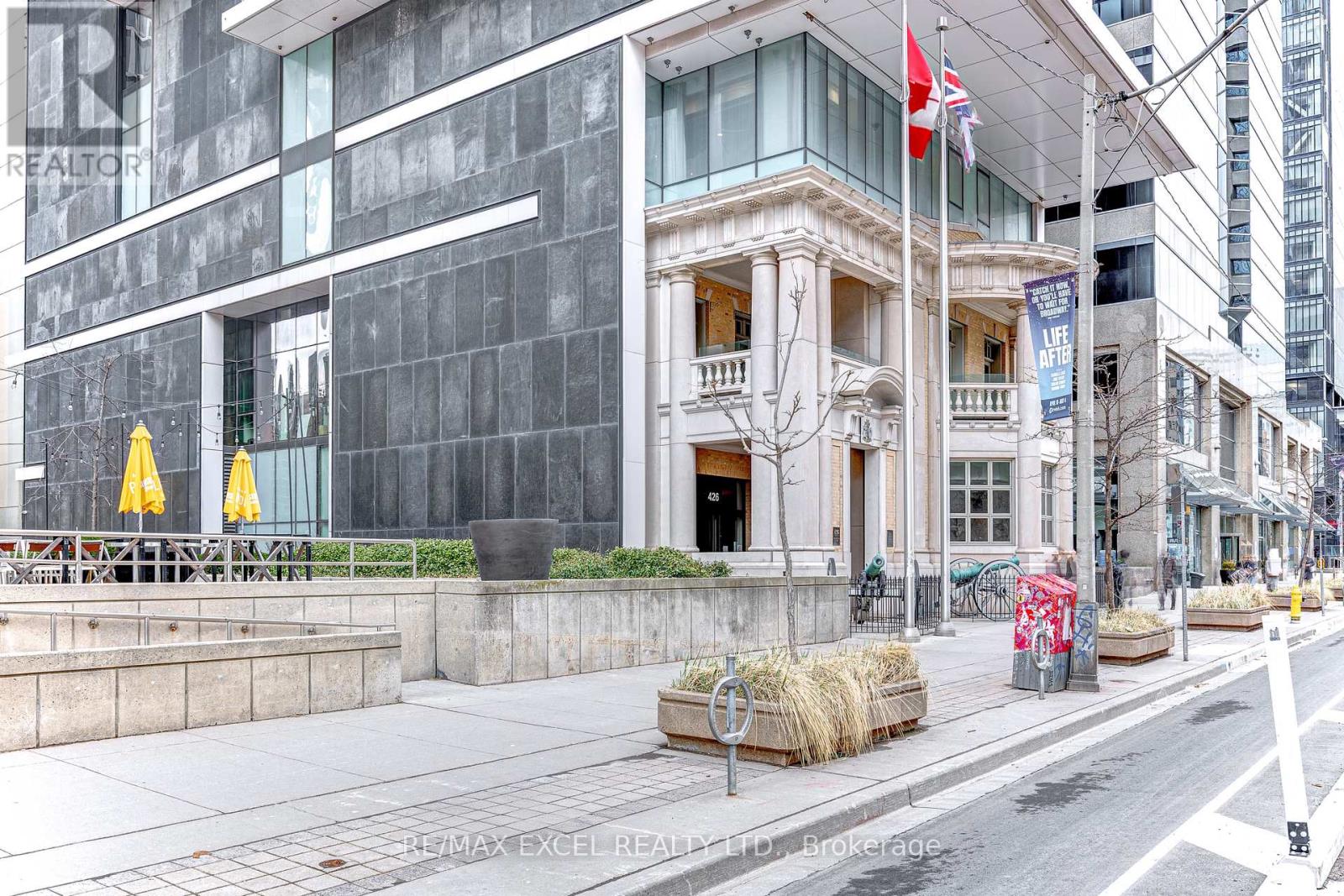 #1705 426 UNIVERSITY AVENUE - 3