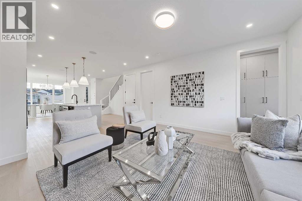 Single Family House for Sale in   Avenue NW Bowness Calgary 