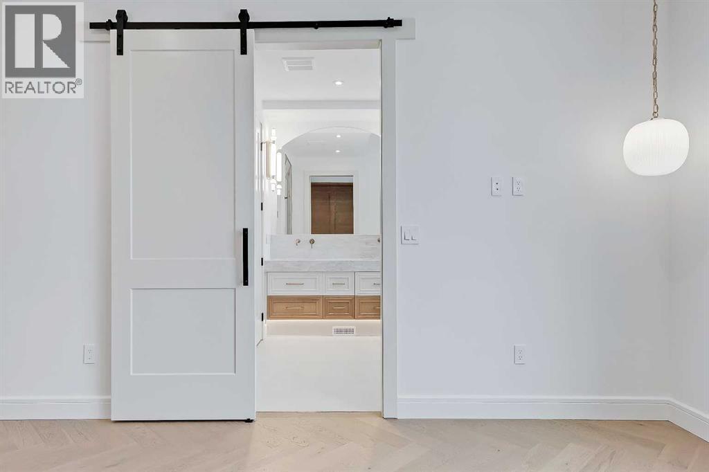 Single Family House for Sale in   Avenue SW Altadore Calgary 