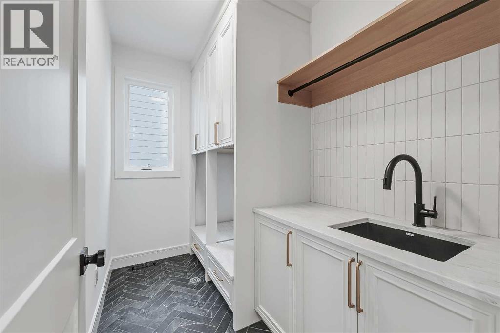 Single Family House for Sale in   Avenue SW Altadore Calgary 