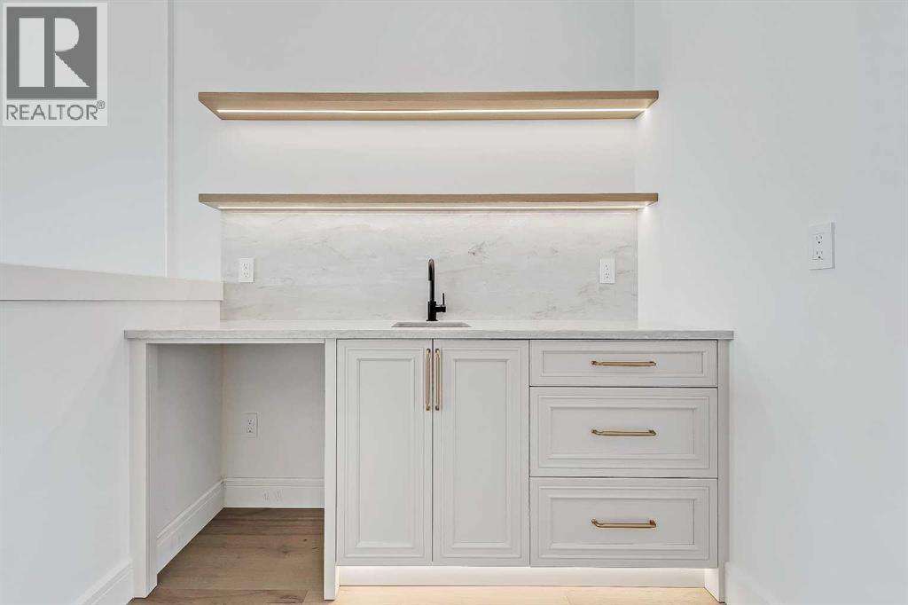 Single Family House for Sale in   Avenue SW Altadore Calgary 