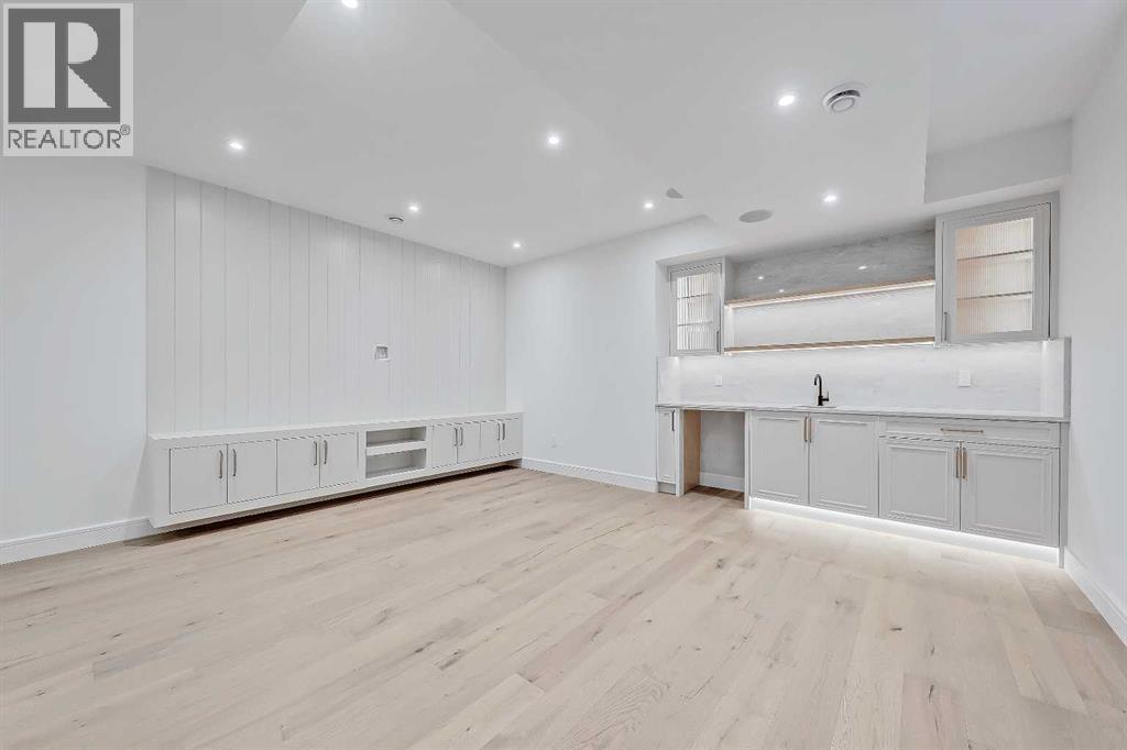 Single Family House for Sale in   Avenue SW Altadore Calgary 