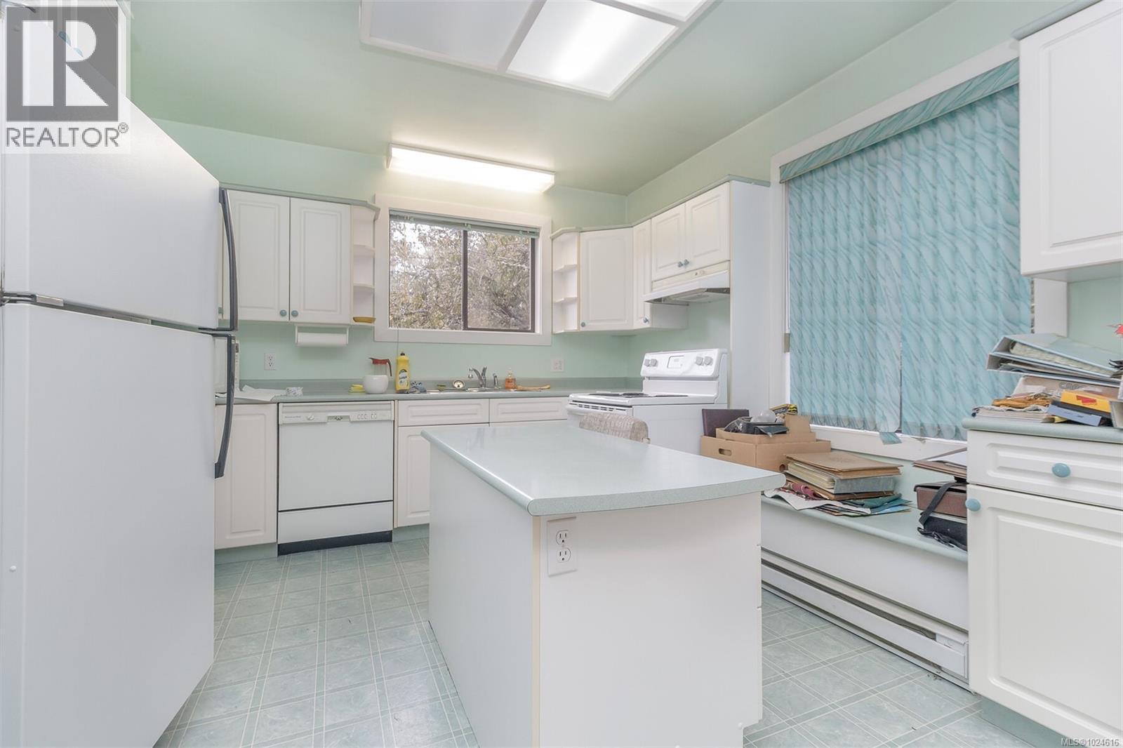 6613 Sooke Rd, Sooke