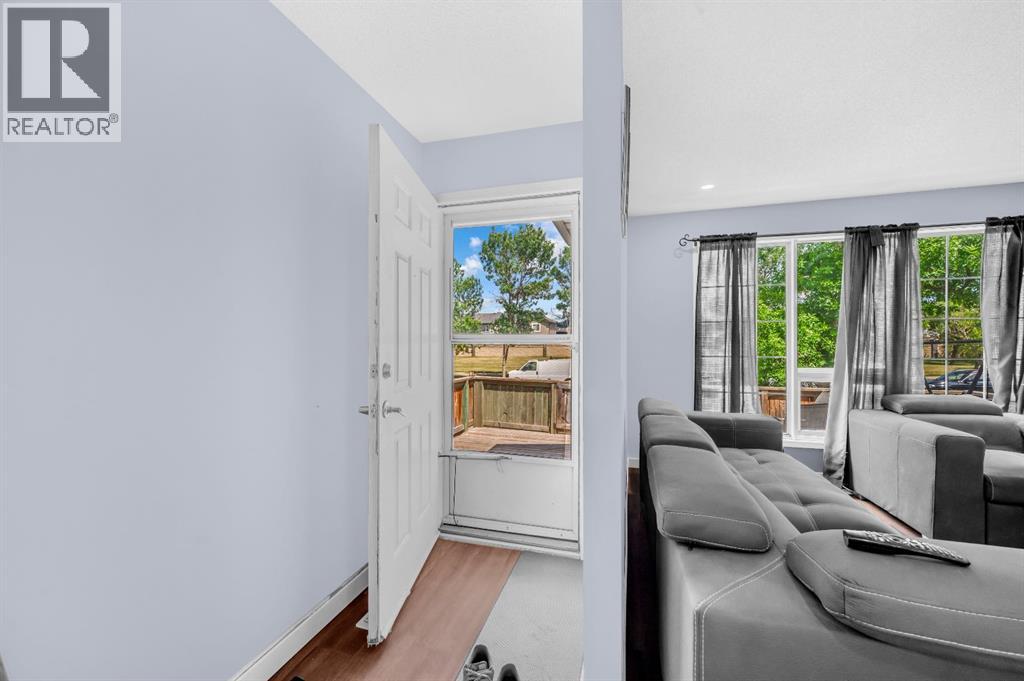 Single Family House 4 Level for Sale in   Street NE Taradale Calgary 