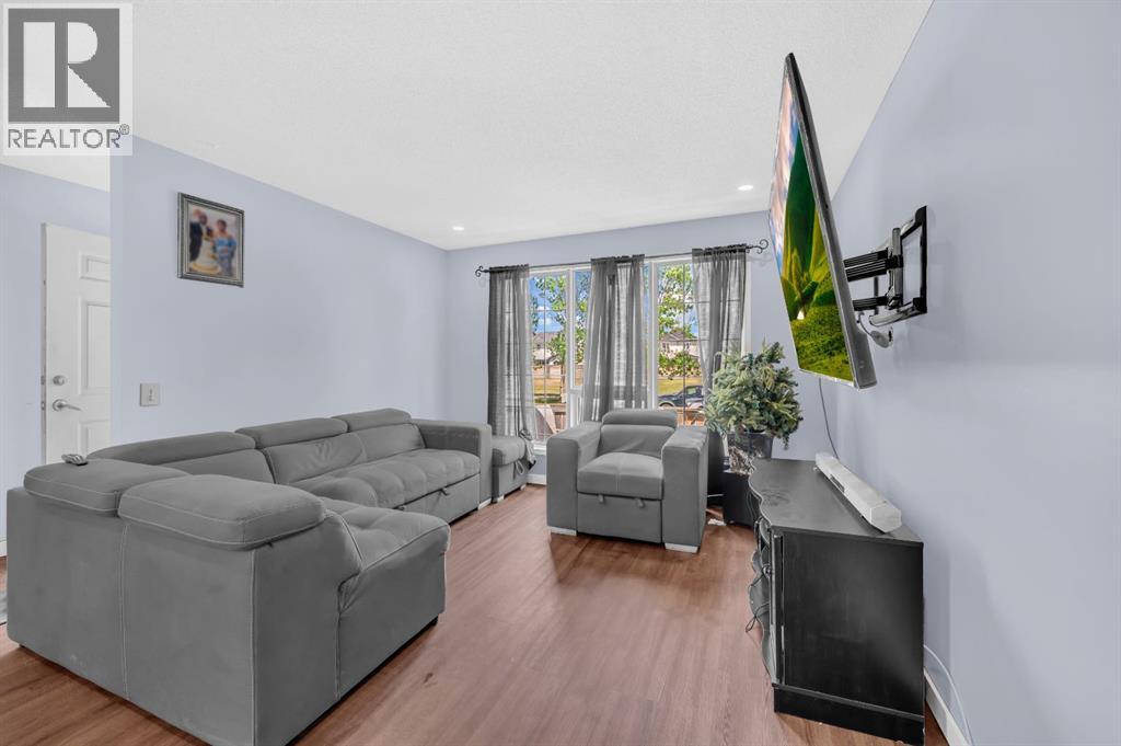 Single Family House 4 Level for Sale in   Street NE Taradale Calgary 