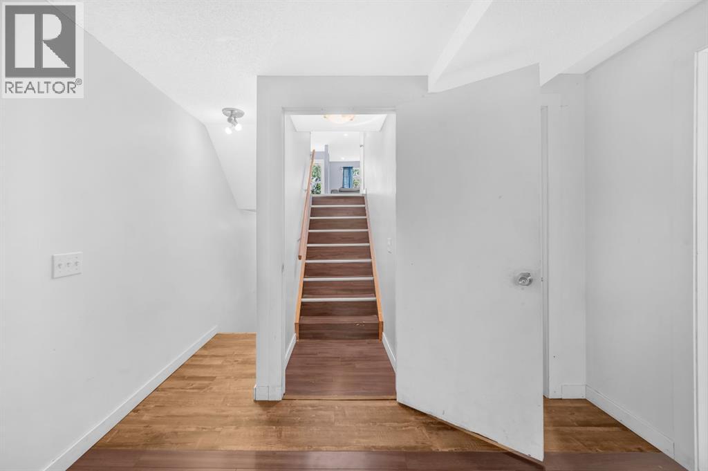 Single Family House 4 Level for Sale in   Street NE Taradale Calgary 