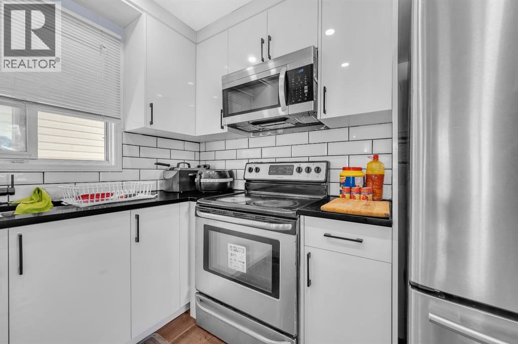 Single Family House 4 Level for Sale in   Street NE Taradale Calgary 