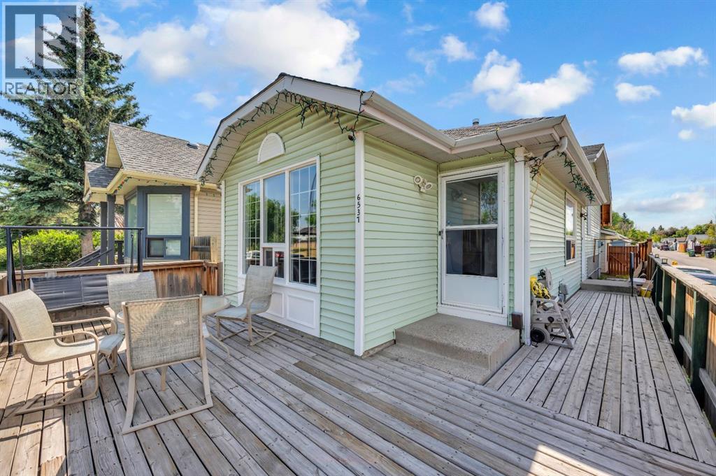 Single Family House 4 Level for Sale in   Street NE Taradale Calgary 