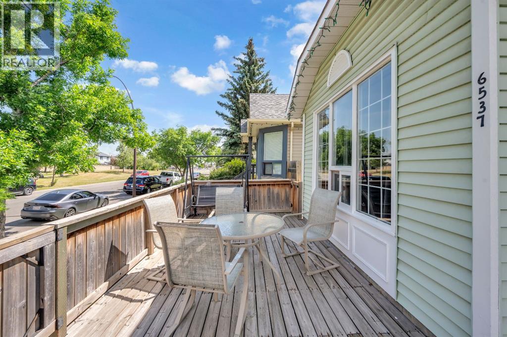 Single Family House 4 Level for Sale in   Street NE Taradale Calgary 