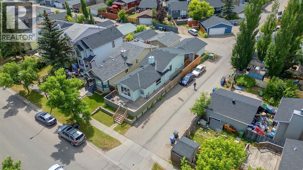 Single Family House 4 Level for Sale in   Street NE Taradale Calgary 