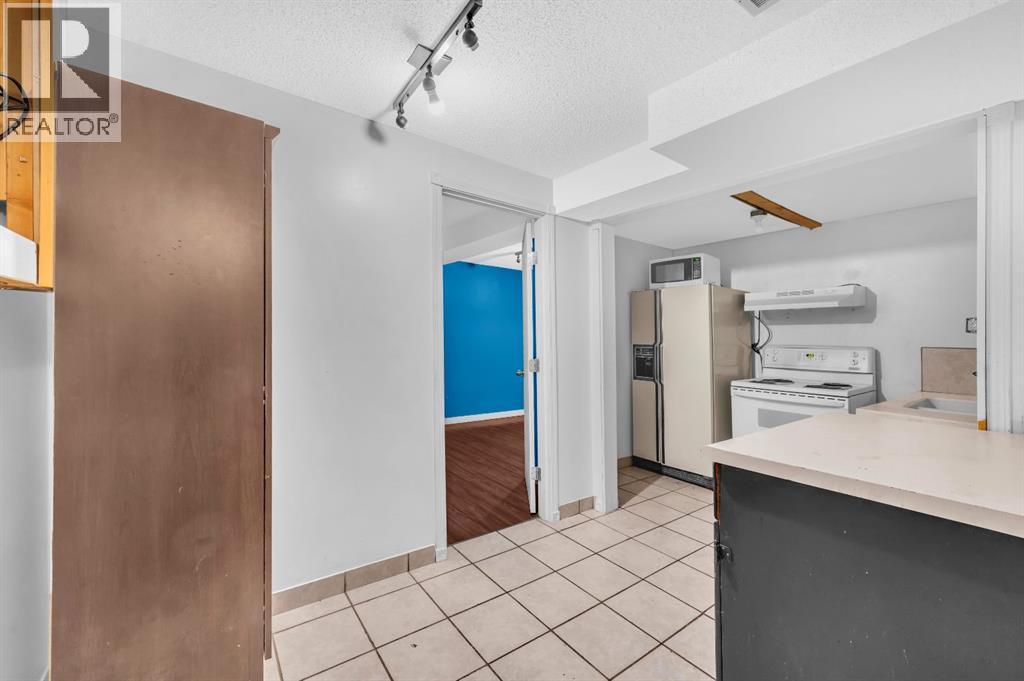 Single Family House 4 Level for Sale in   Street NE Taradale Calgary 