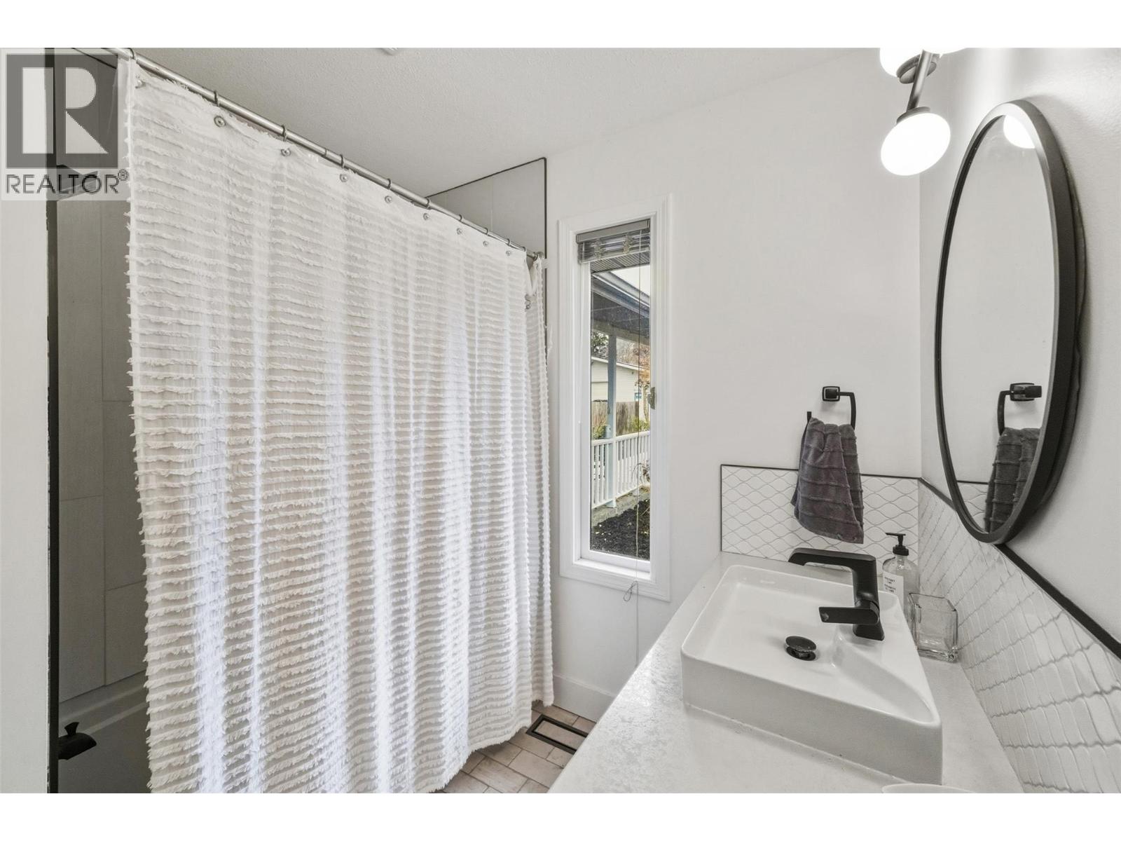 633 Pineview Drive, Kaleden