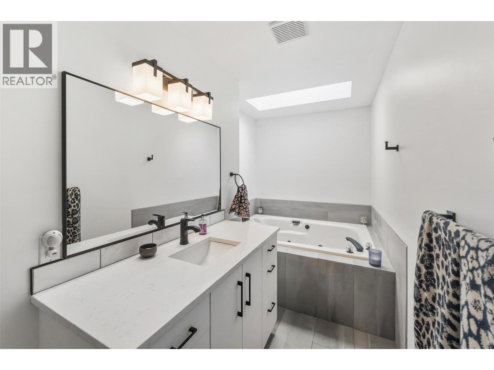 633 Pineview Drive, Kaleden