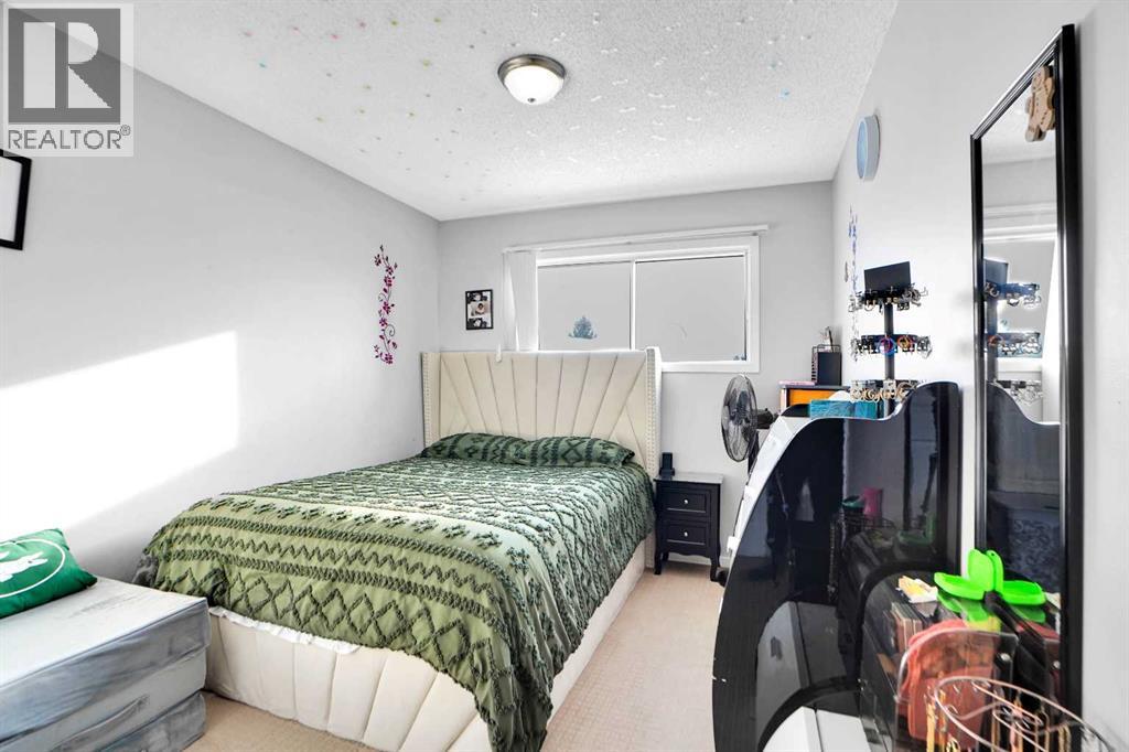Single Family House Bi-level for Sale in  Whitworth Way NE Whitehorn Calgary 