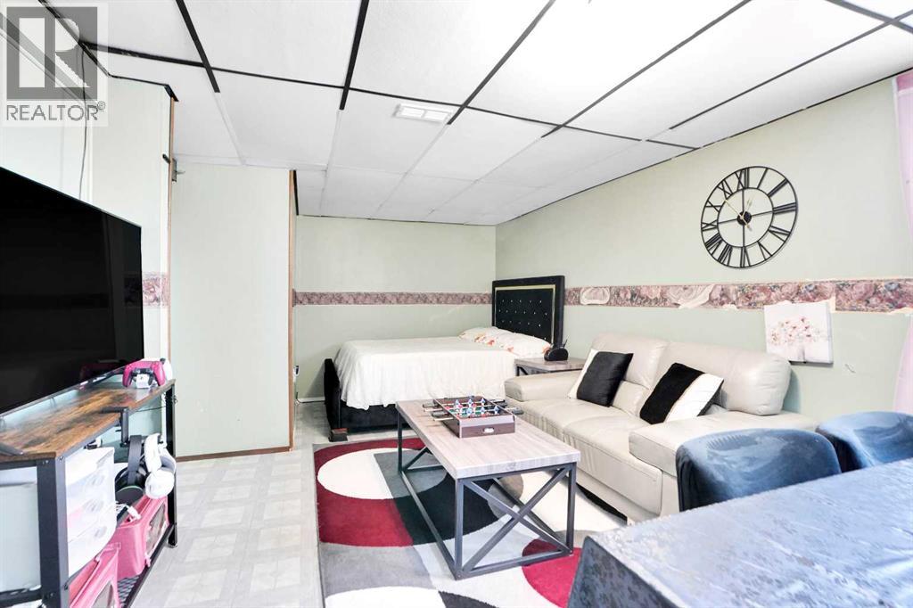 Single Family House Bi-level for Sale in  Whitworth Way NE Whitehorn Calgary 