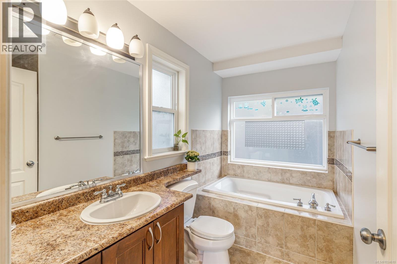 4299 Gulfview Dr, Nanaimo