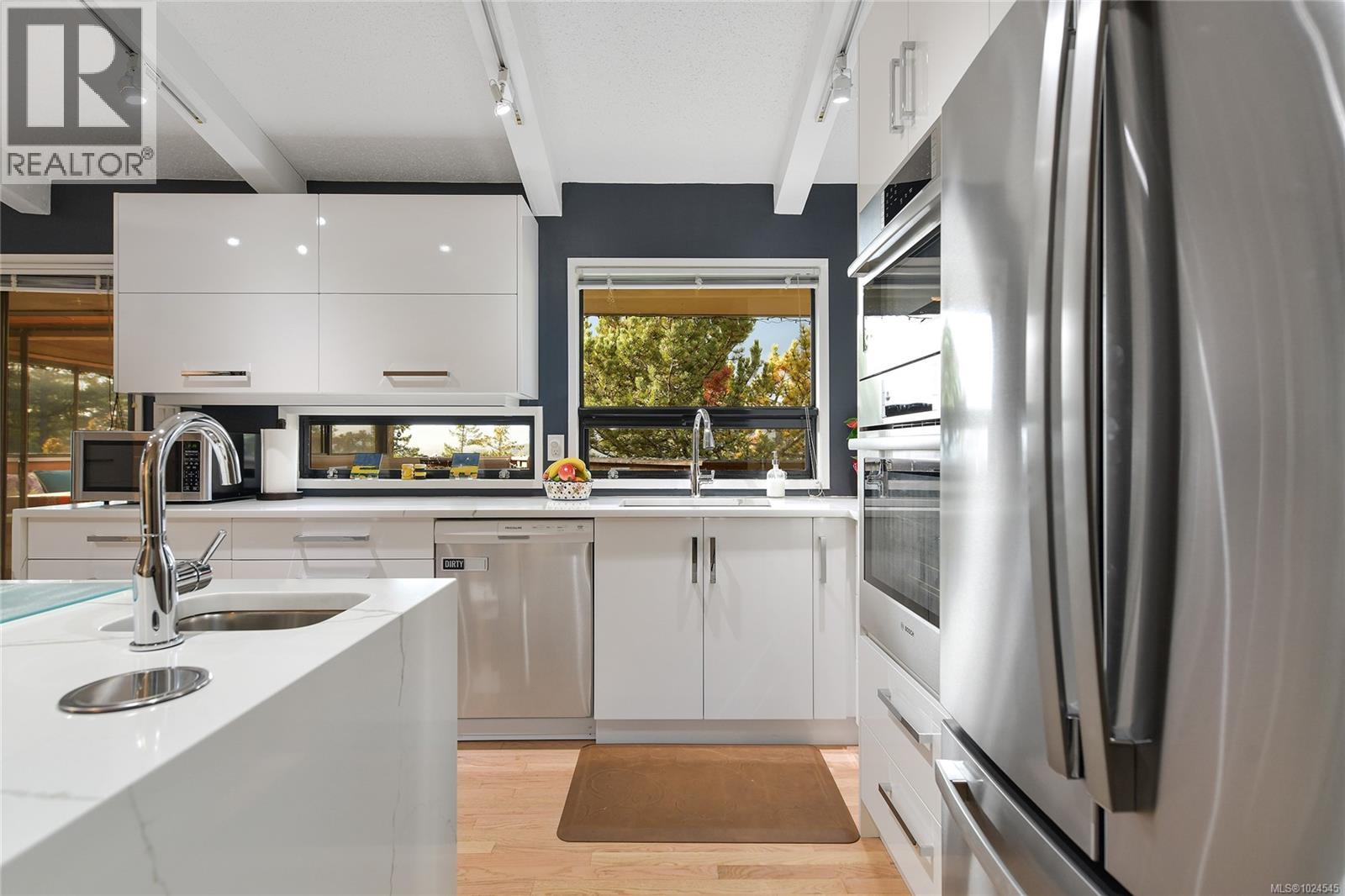 754 Walfred Rd, Langford