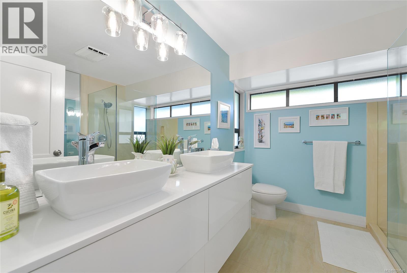 754 Walfred Rd, Langford