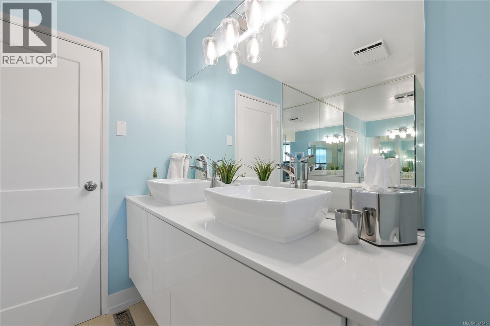 754 Walfred Rd, Langford