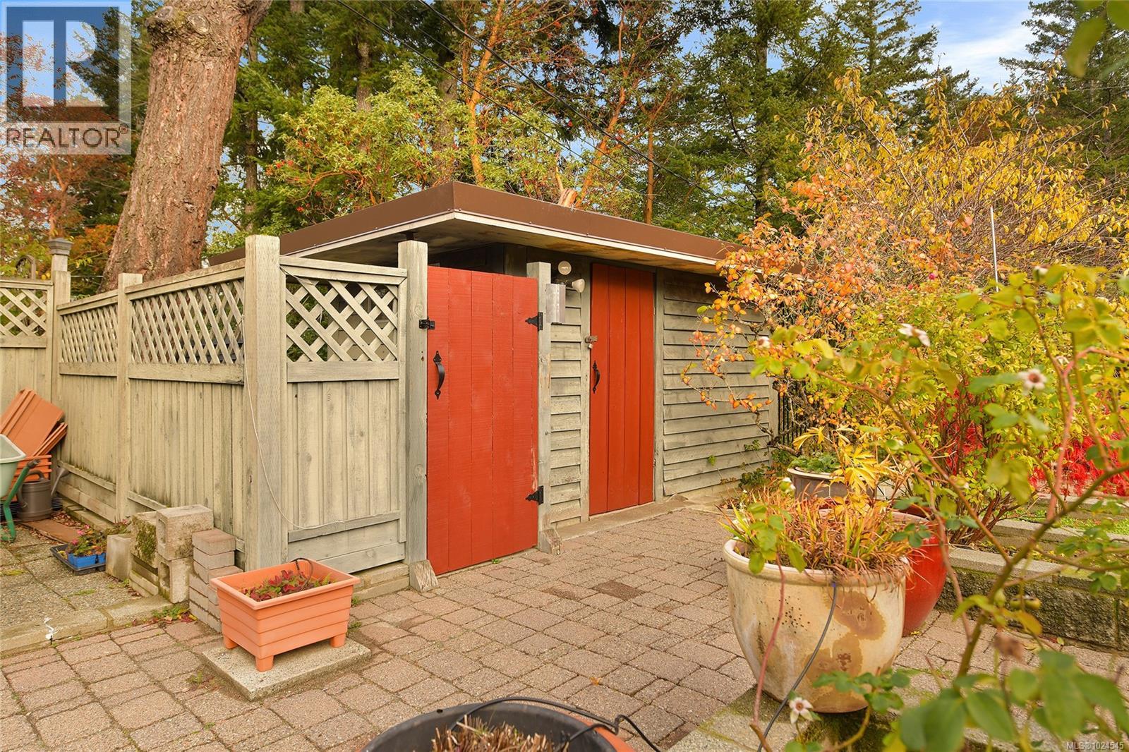 754 Walfred Rd, Langford