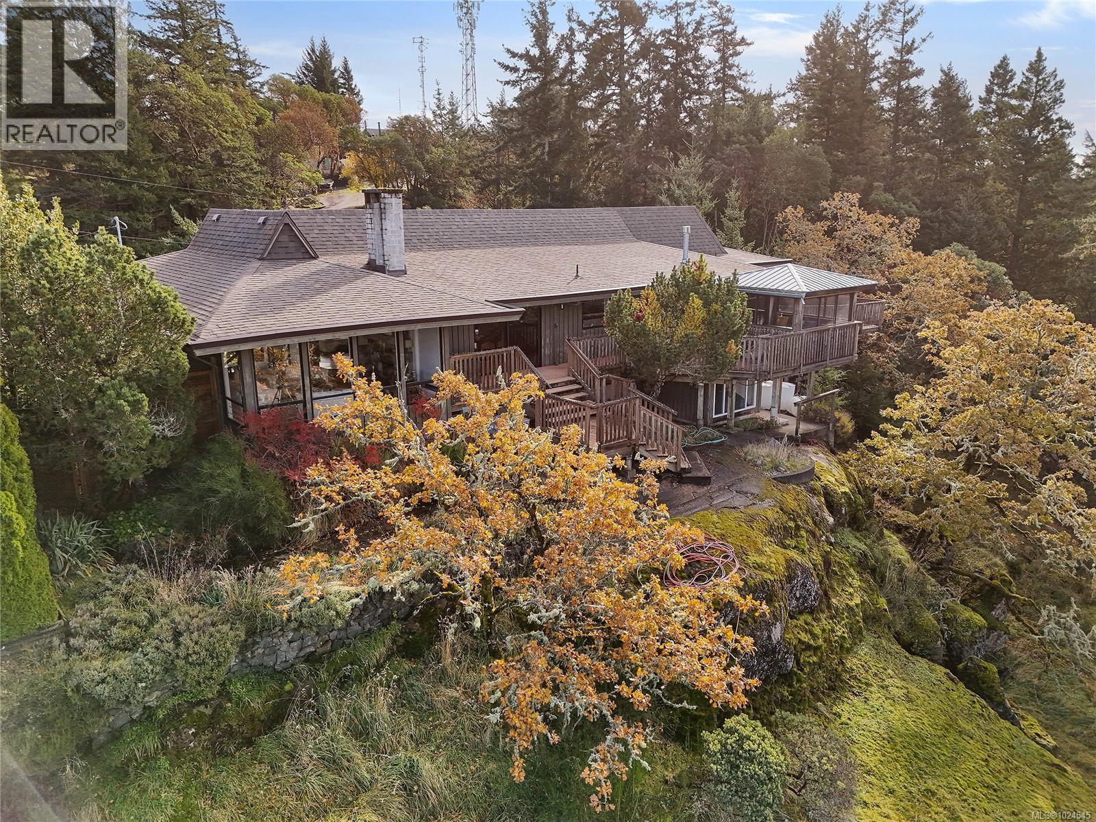 754 Walfred Rd, Langford