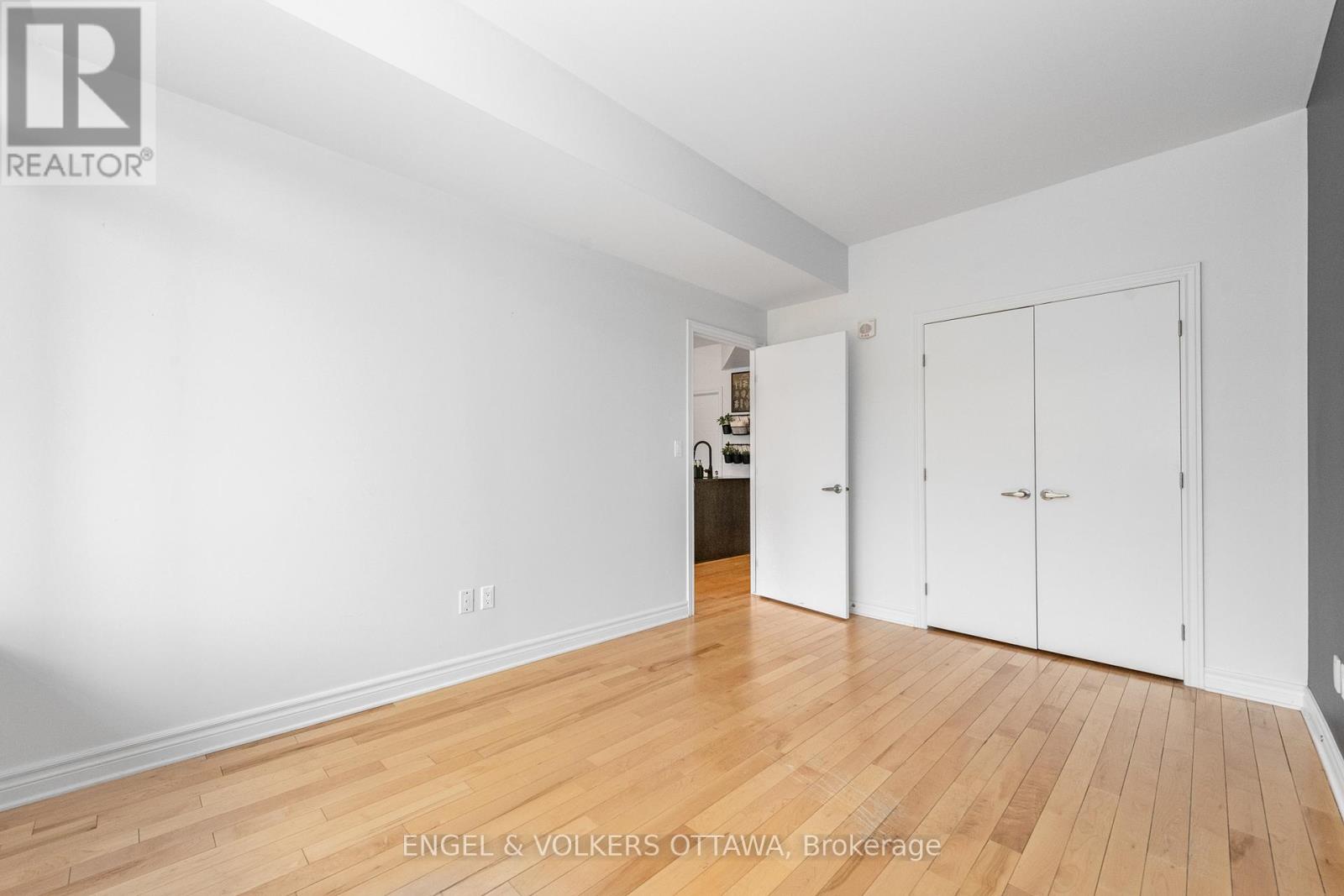 312 - 575 BYRON AVENUE — photo 22
