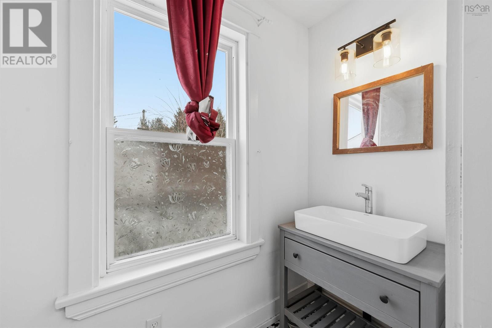 Property 16 of 47 of 48 Johnson Avenue