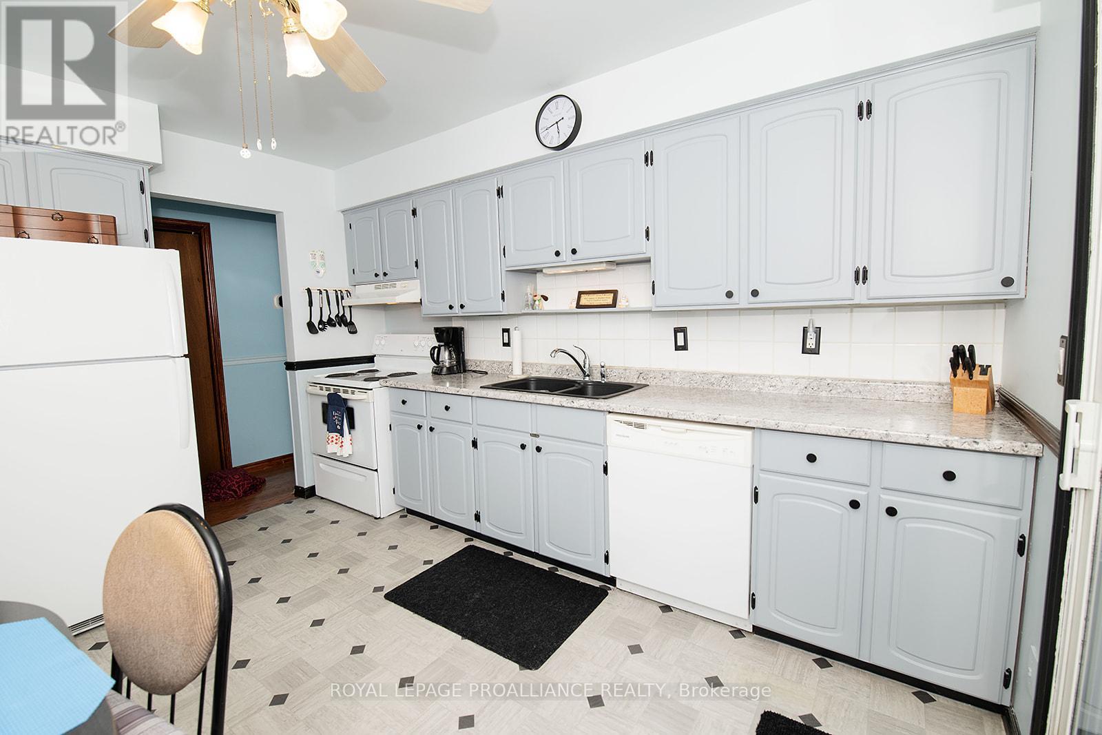 9 JEANETTE PLACE - Photo 3 of 20, Belleville (Belleville Ward), Ontario