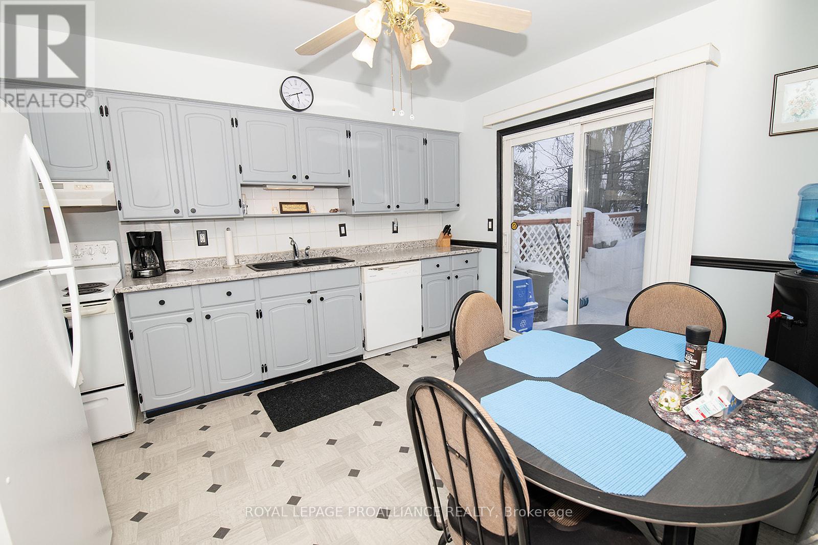 9 JEANETTE PLACE - Photo 4 of 20, Belleville (Belleville Ward), Ontario