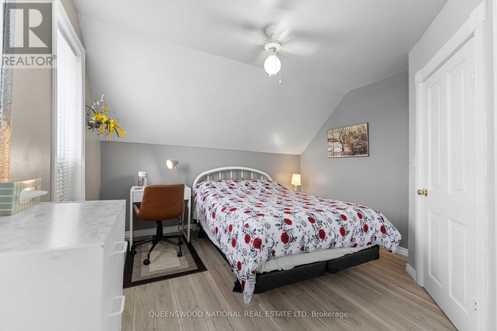 41 INGLIS STREET - 17