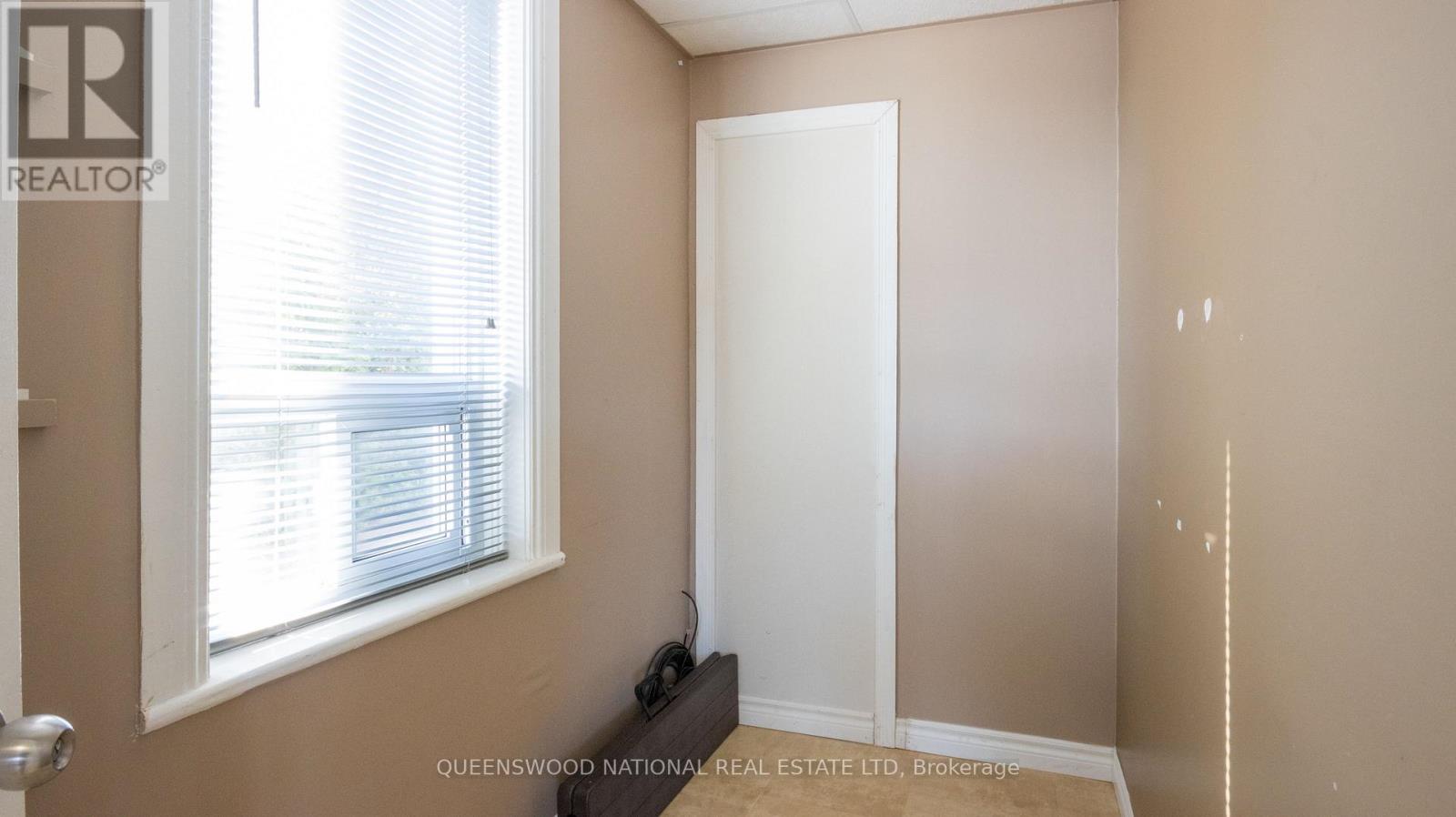 41 INGLIS STREET — photo 23