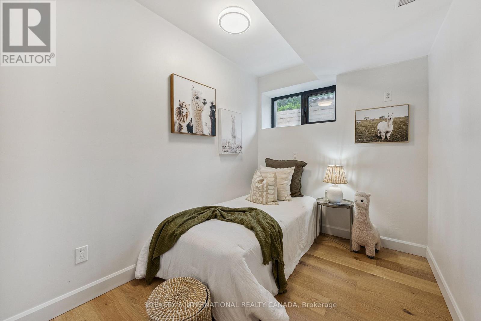 25 SILVER BIRCH STREET - 9