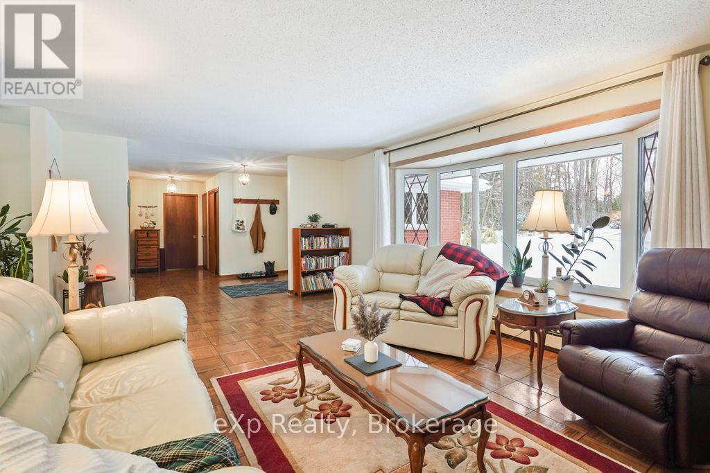 557409 4TH CONCESSION S - 11
