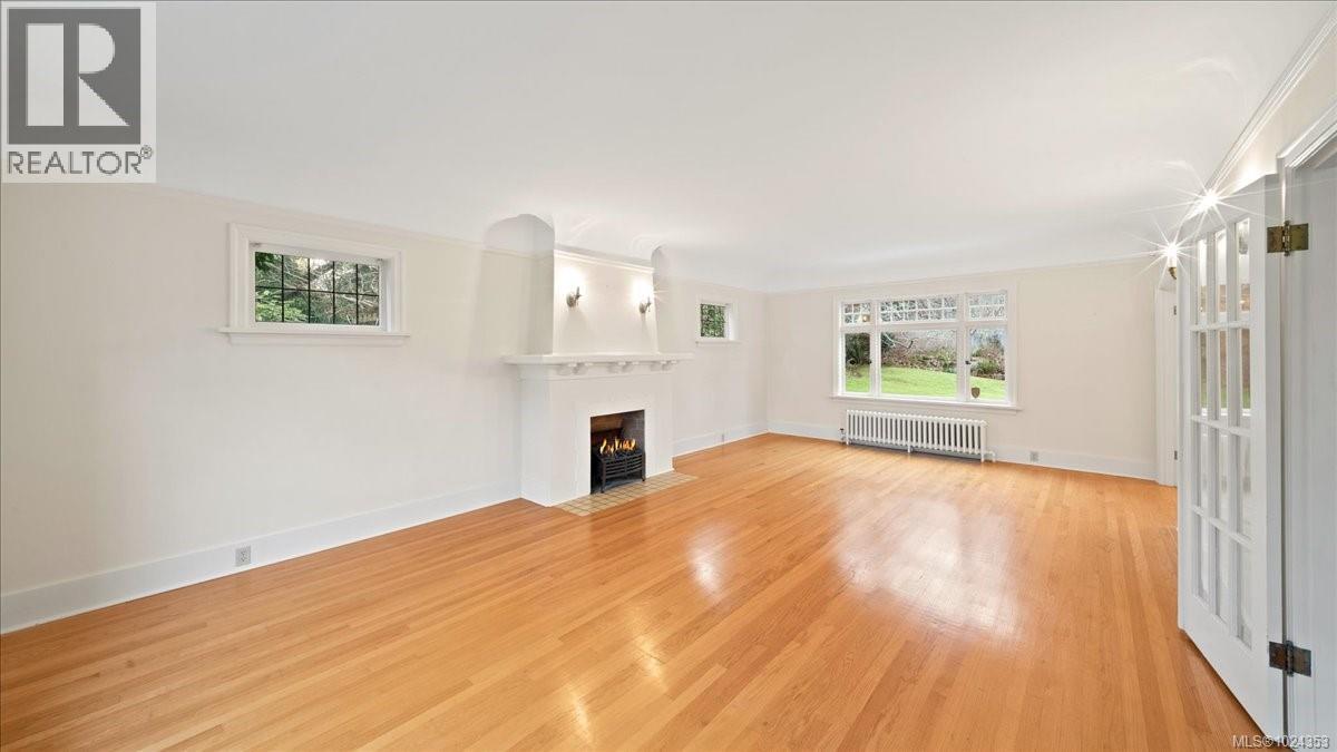  602 Newport Avenue, Oak Bay