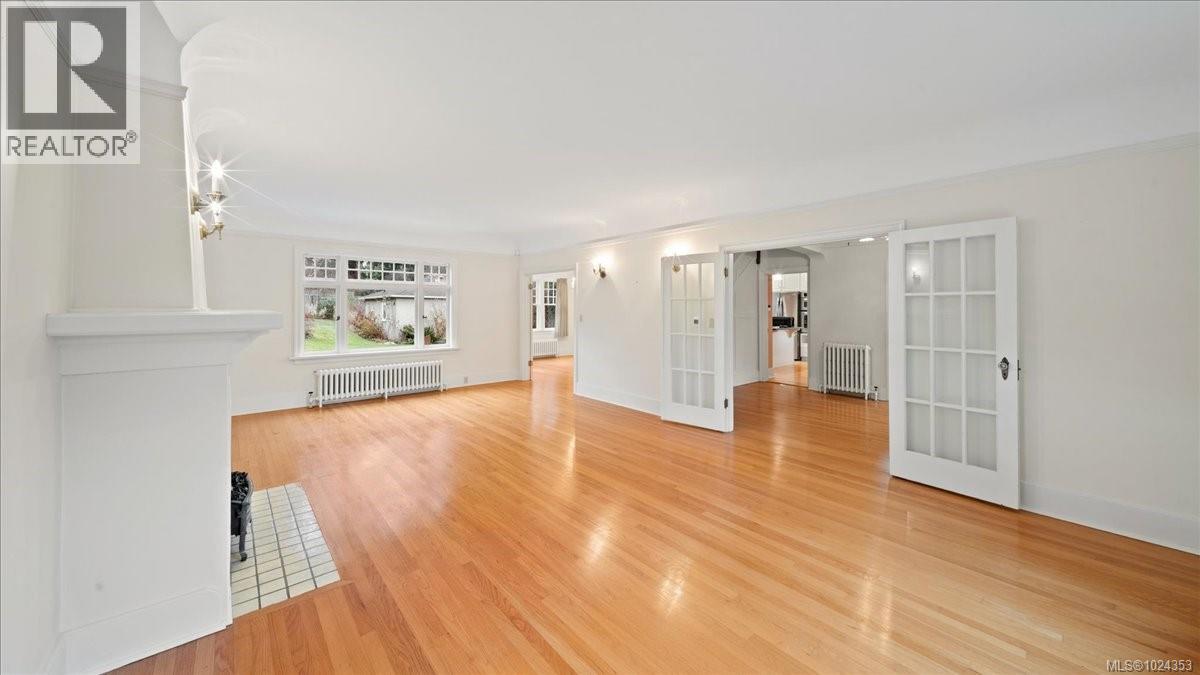  602 Newport Avenue, Oak Bay