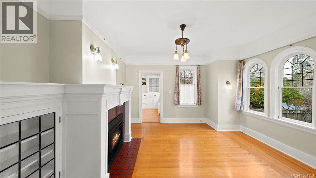  602 Newport Avenue, Oak Bay