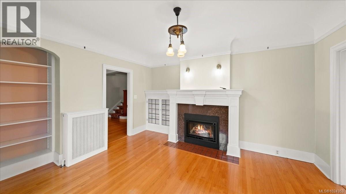  602 Newport Avenue, Oak Bay