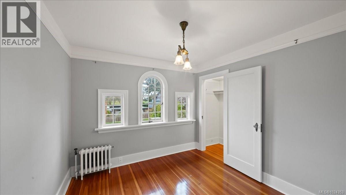  602 Newport Avenue, Oak Bay