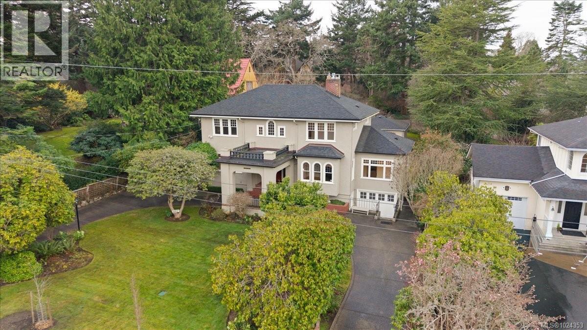  602 Newport Avenue, Oak Bay