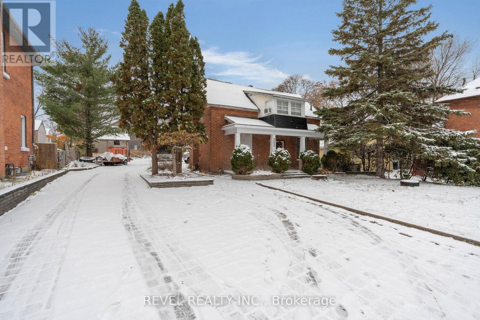 202 BRADFORD STREET - Photo 4 of 41, Barrie (Allandale Centre), Ontario