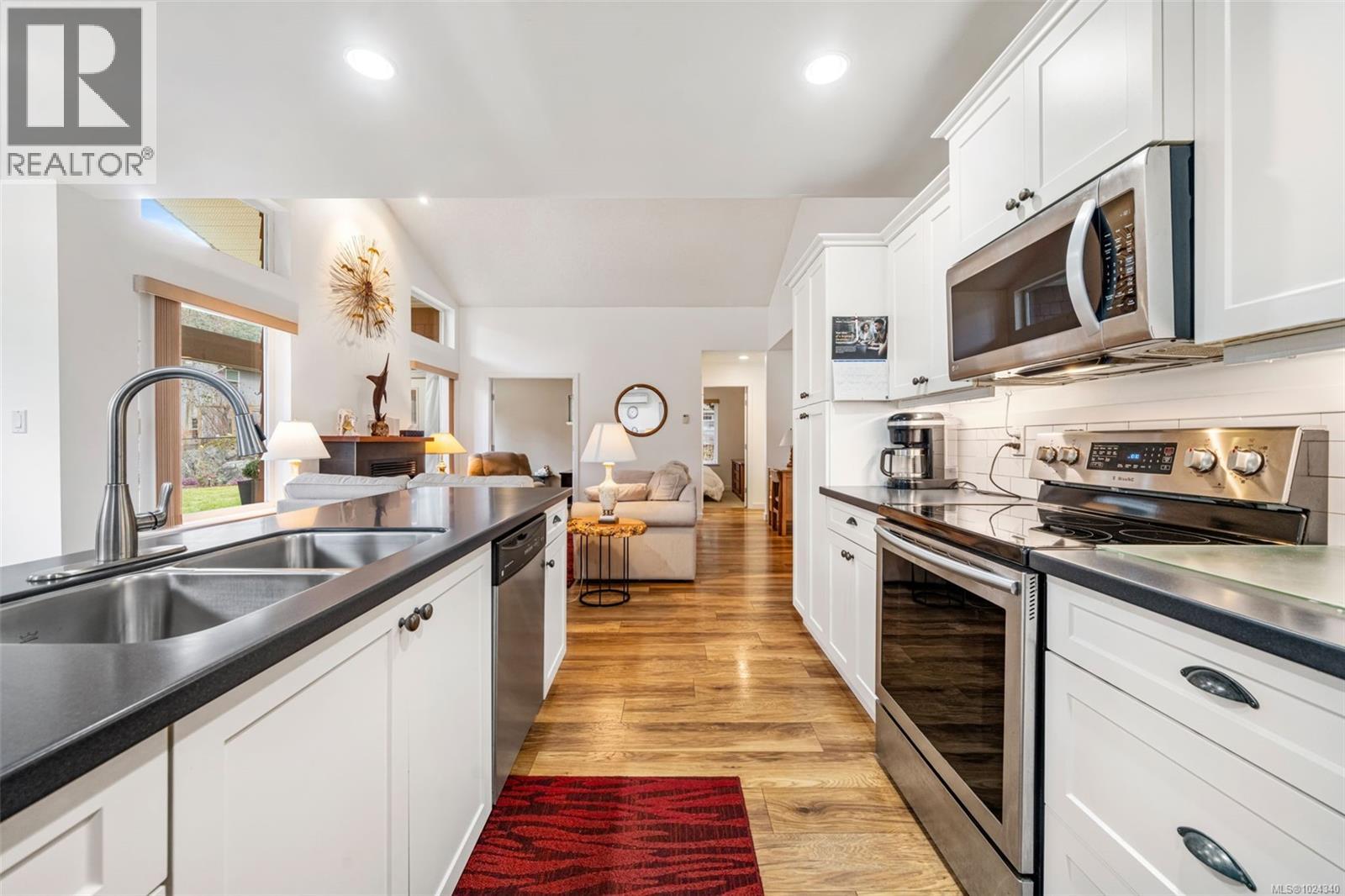 1378 BONNER CRES - 8