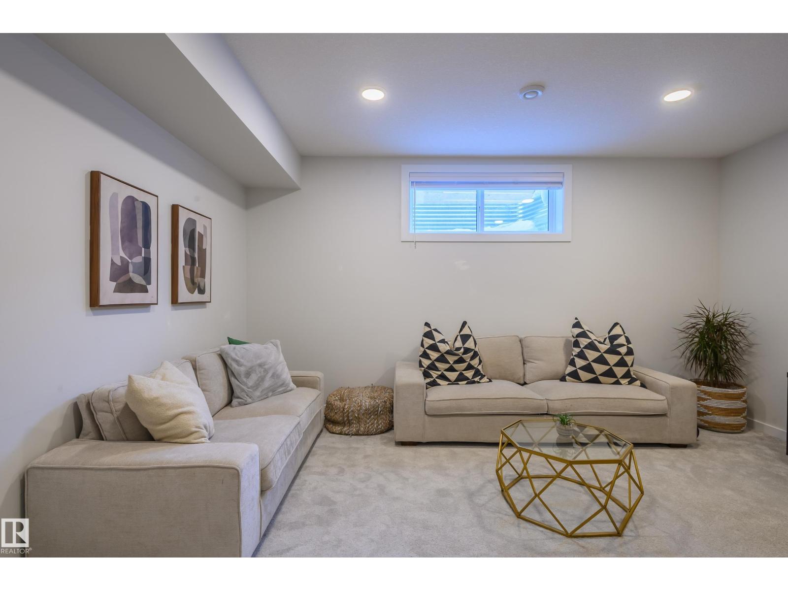 37 RHEA CR, St. Albert