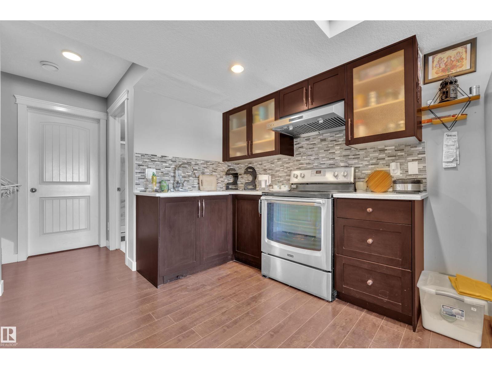 
          6664 CARDINAL Road SW
            <br/>
            <span>Edmonton</span>
            , 
            <span>AB</span>
             <span>T6W1Y8</span>
         - Photo 32