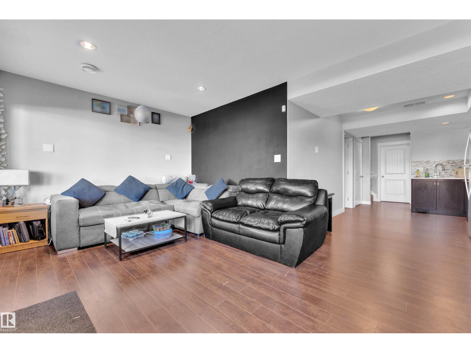 
          6664 CARDINAL Road SW
            <br/>
            <span>Edmonton</span>
            , 
            <span>AB</span>
             <span>T6W1Y8</span>
         - Photo 37