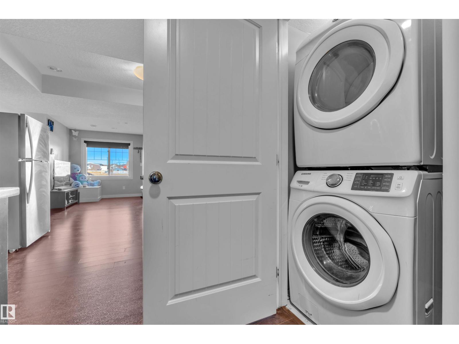 
          6664 CARDINAL Road SW
            <br/>
            <span>Edmonton</span>
            , 
            <span>AB</span>
             <span>T6W1Y8</span>
         - Photo 39