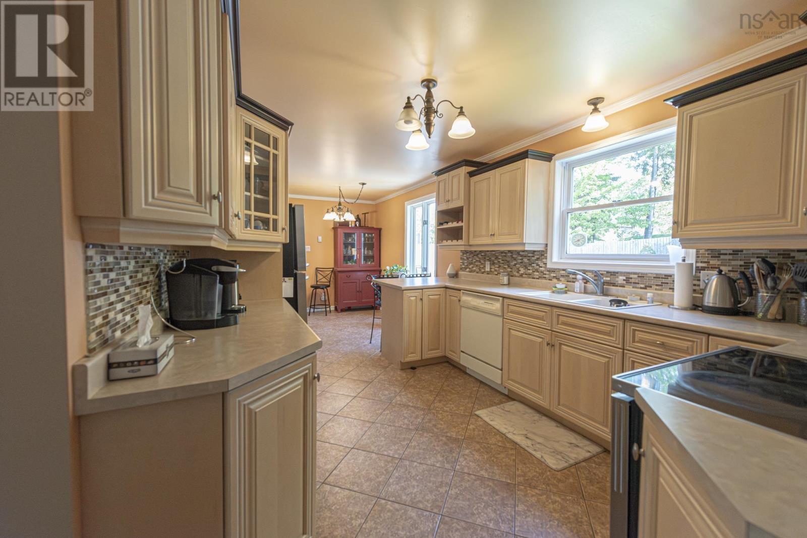 Property 11 of 49 of 113 Aspen Street