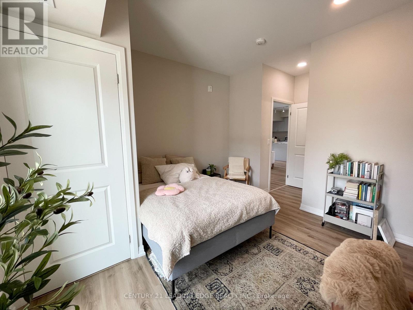 ##115 50 HERRICK AVENUE - 14
