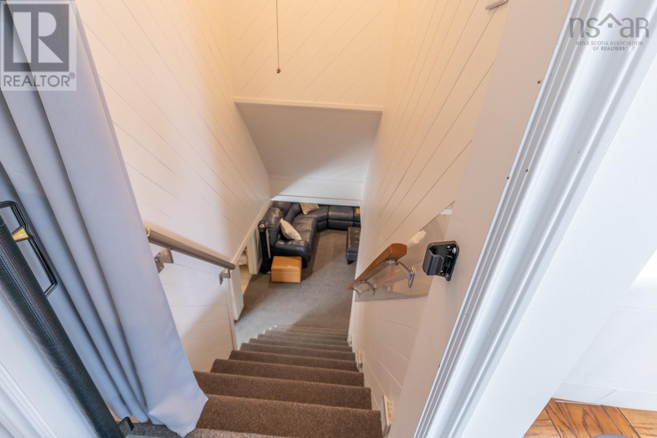 89 Pond Road - 27