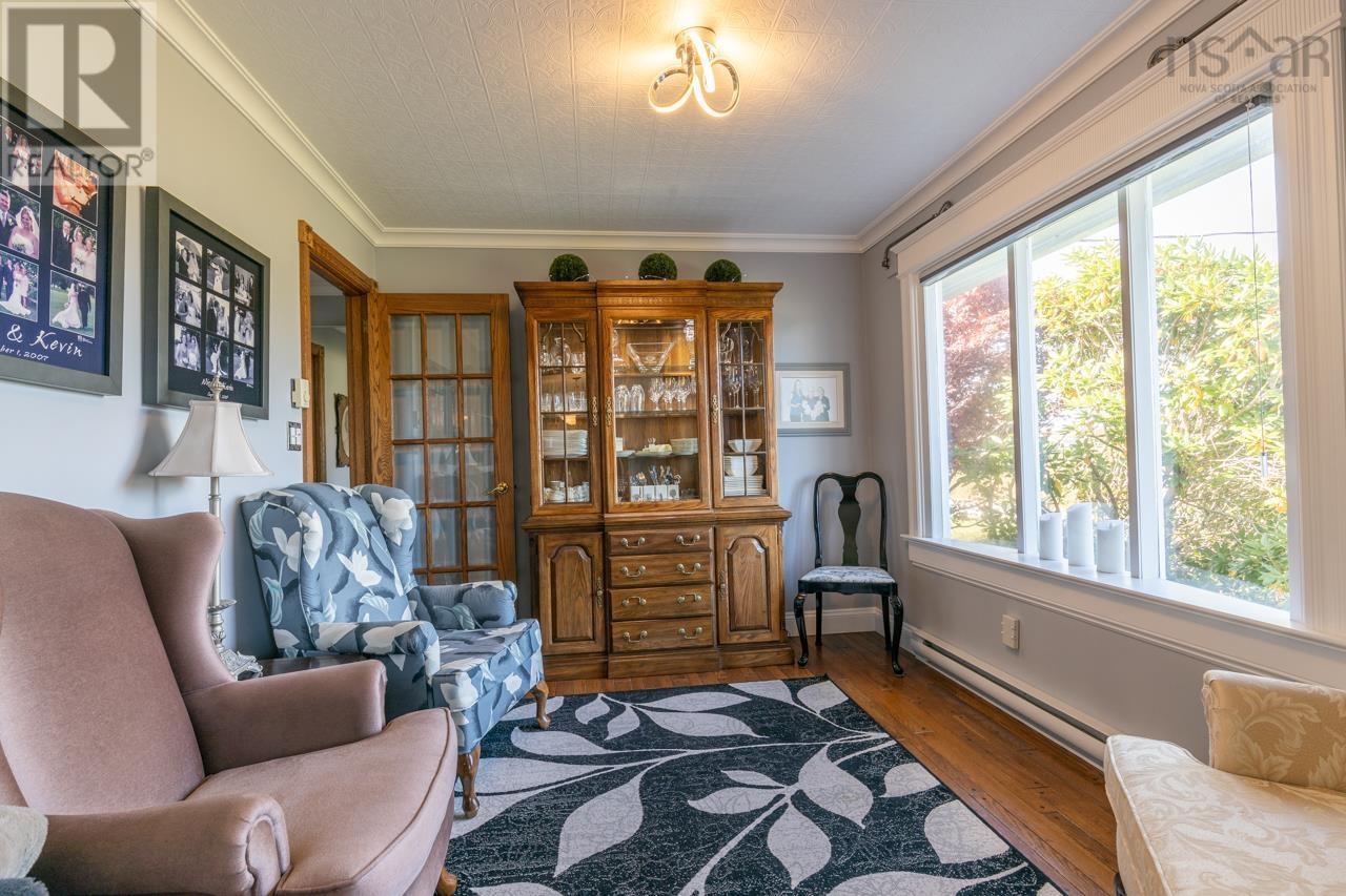 89 Pond Road - 19